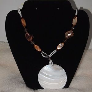 VINTAGE BEAUTIFUL CHUNKY ABALONE SHELL PENDANT